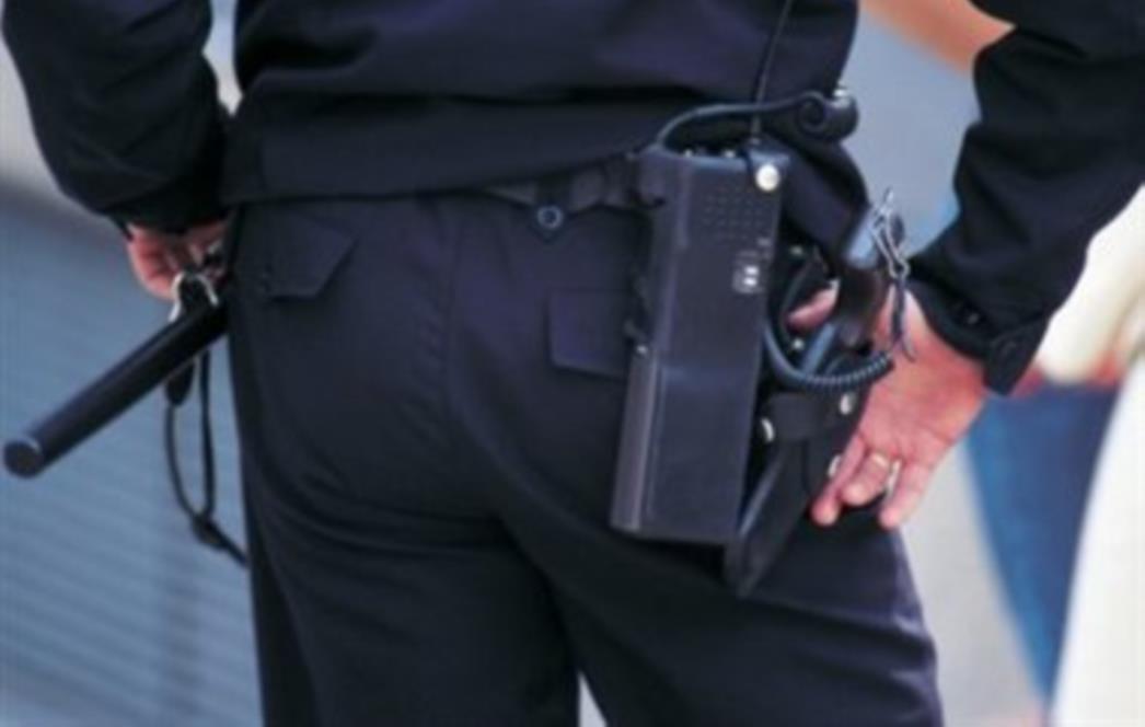 Komolac: Alkoholizirani muškarac vrijeđao policajca i prijetio mu ubojstvom