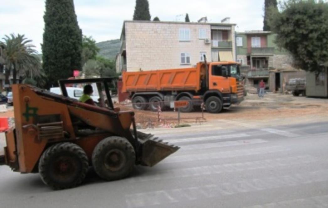  Radovi na pošti Lapad ispred rokova, uskoro parking ispod Splitskog puta
