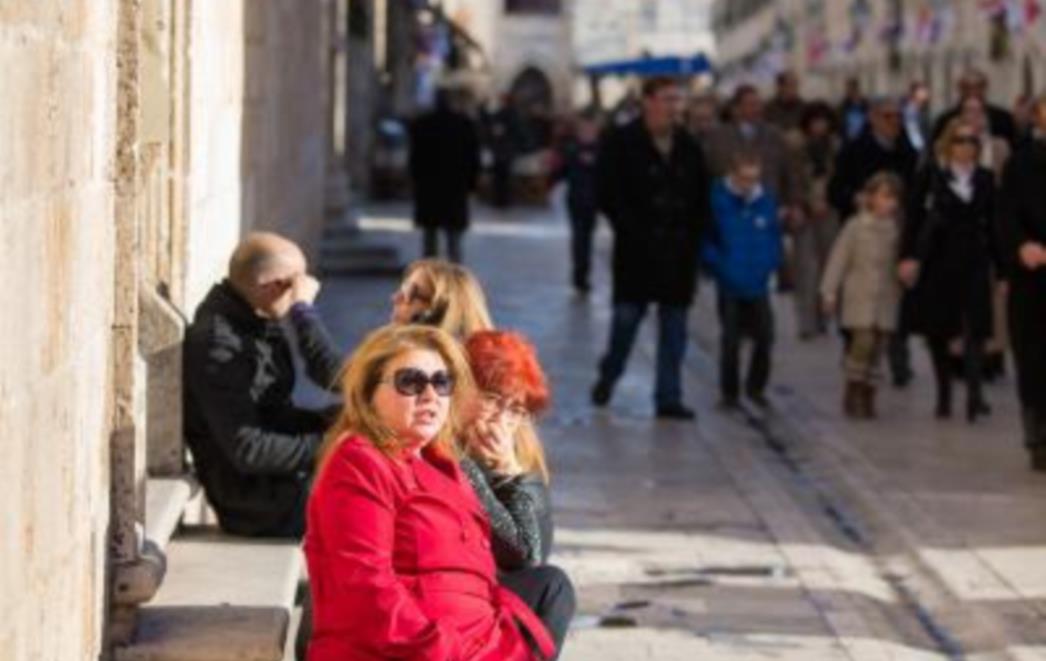 FOTOGRAFIJA DANA: Stradun okupan suncem