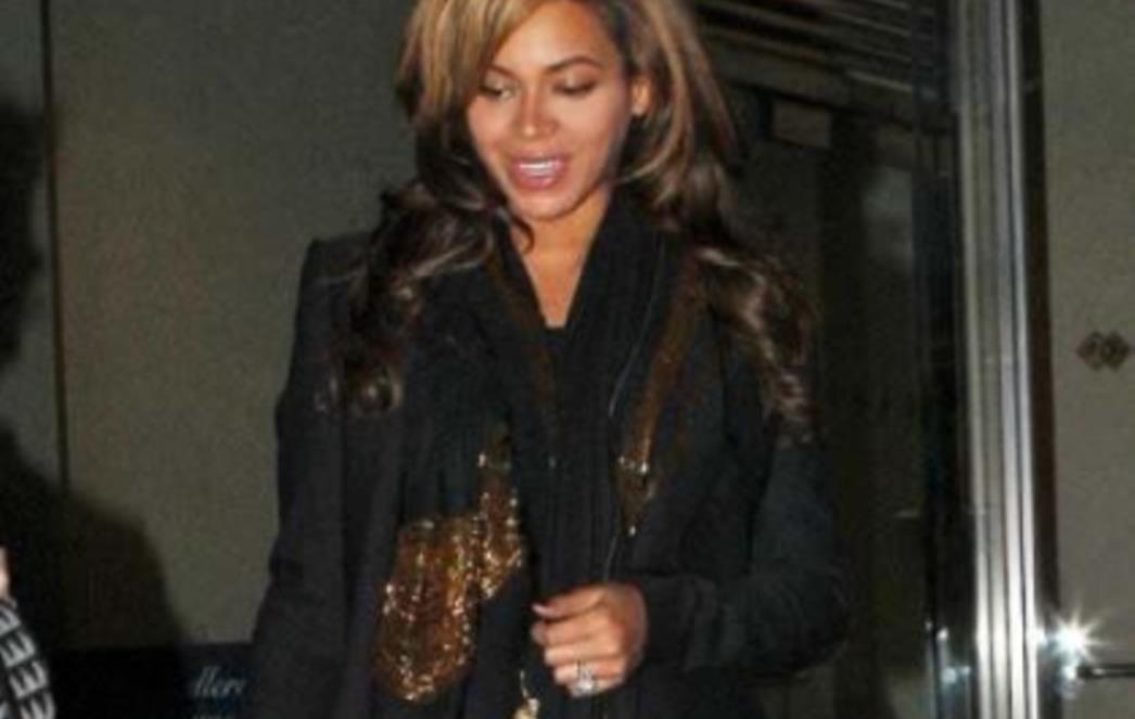 ZBOGOM USKIM HALJINAMA Beyonce počela skrivati trudnički trbuh