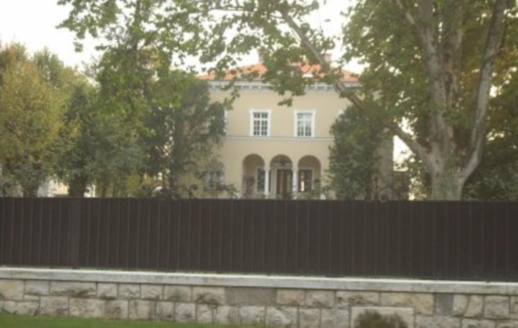 Miloševićima oduzeta vila u Dedinju