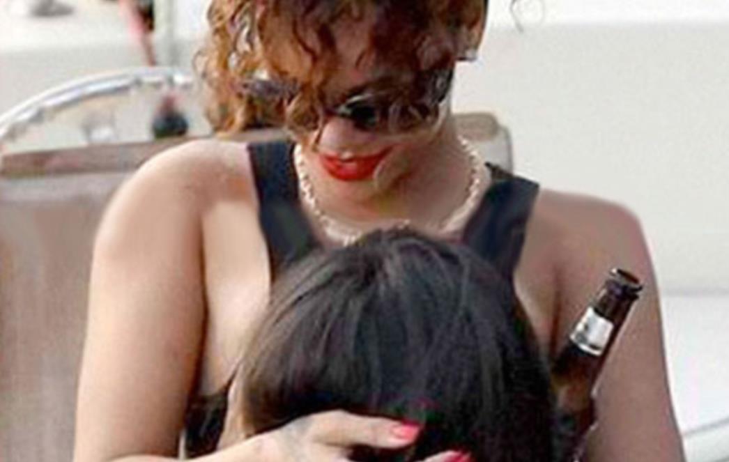 Rihanna ponovno u lezbijskoj aferi