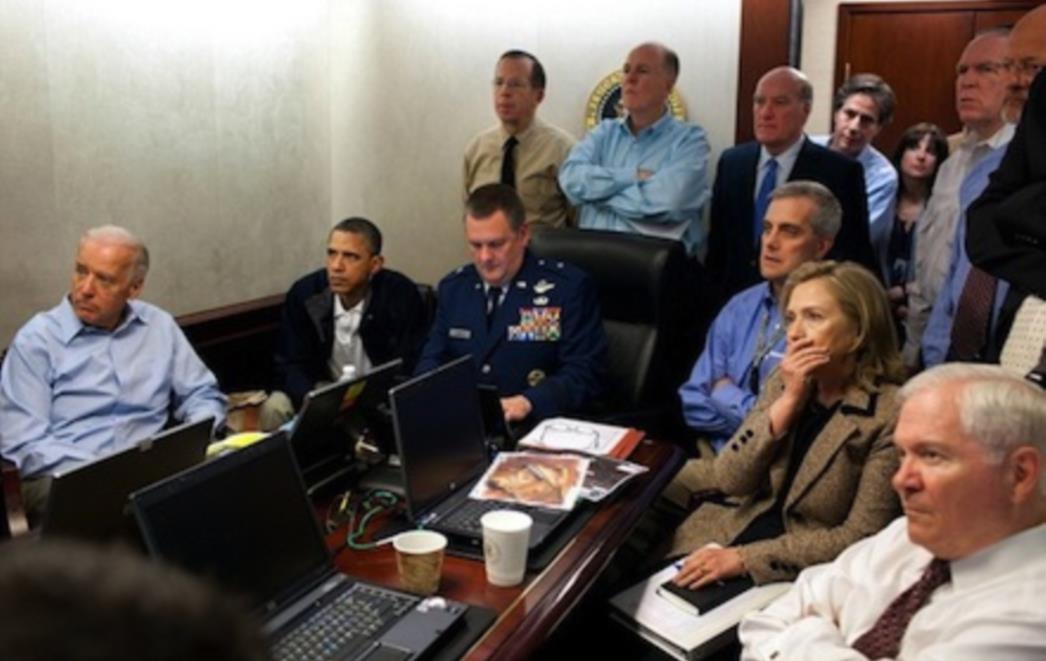 Gdje je nestala Hillary Clinton s fotografije iz Krizne sobe?