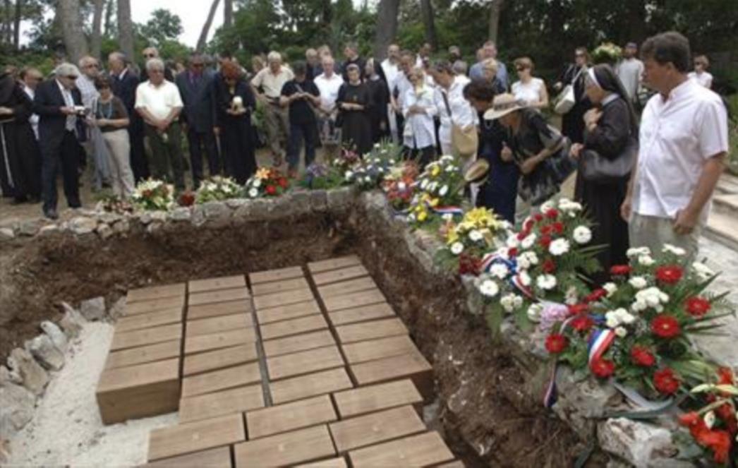 Na Daksi polaganje vijenaca, na Grudi otvaranje Doma policije