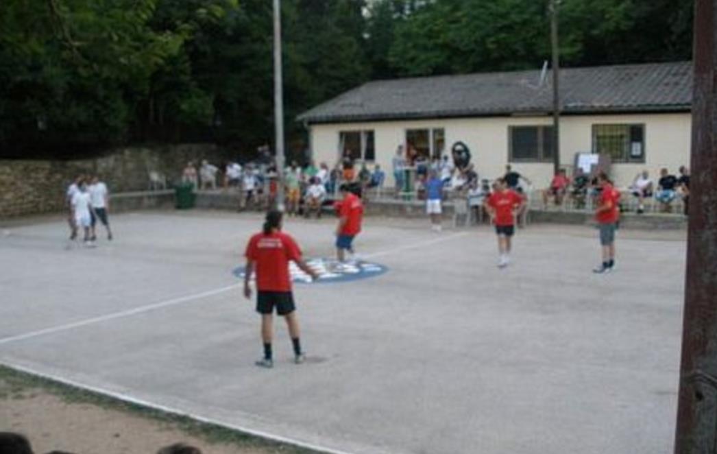 Rachlin igra na malih barica u Čokolinu