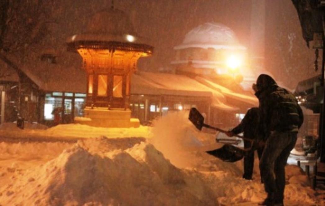   Noćno skijanje i bordanje na sarajevskim ulicama 