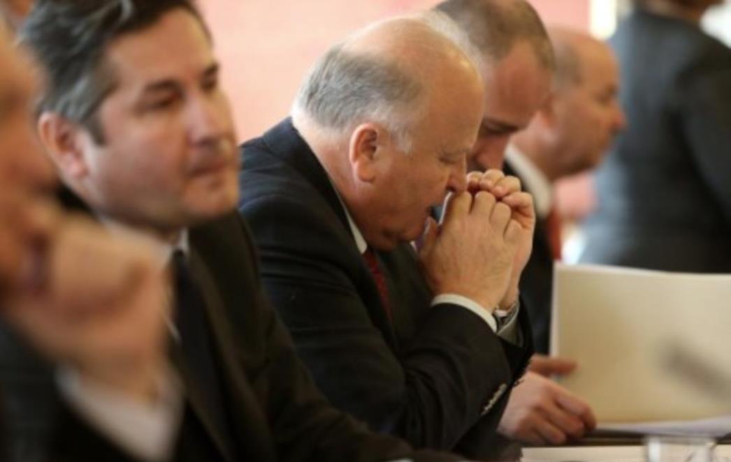 KATASTROFA: Vlada diže cijene ulja, šećera, vode, cigareta, goriva...