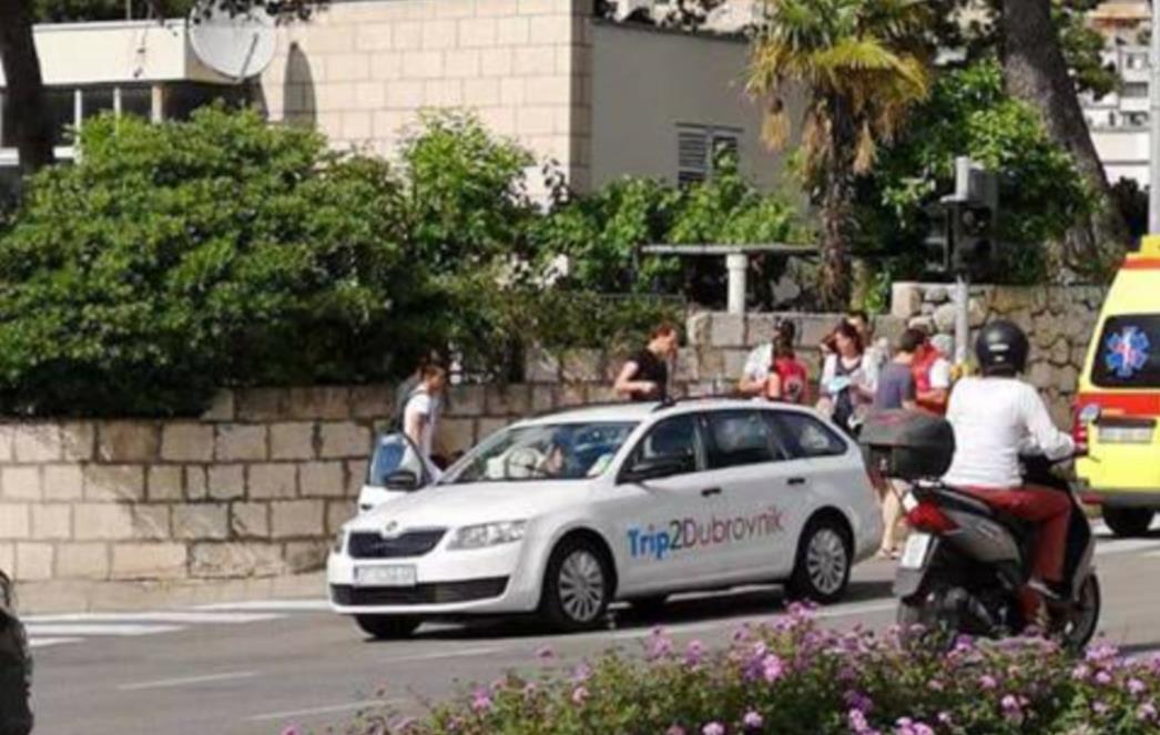 PROMETNA  NESREĆA  Kod  Doma  zdravlja  vozilo  naletjelo  na  pješaka