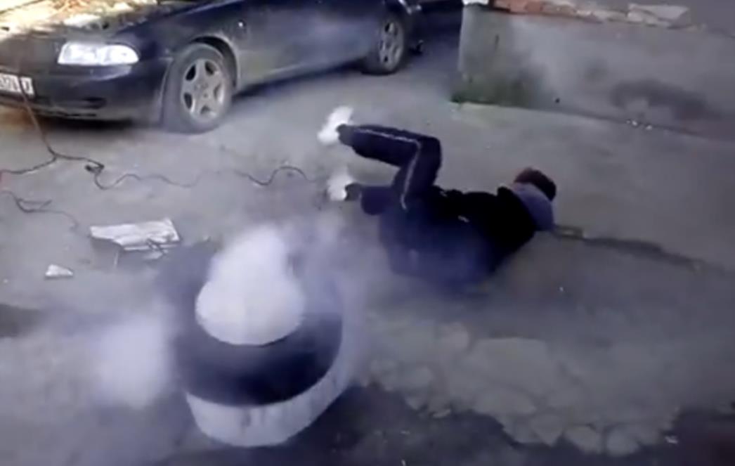 EKSPLODIRAT ĆETE OD SMIJEHA: Evo kako Bugari testiraju "airbag"! (VIDEO)
