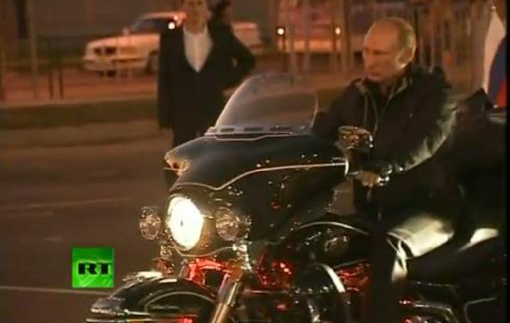 Heavy metal Putin na Harleyu sa 'žestokim momcima'