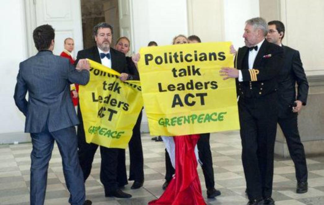 Aktivisti Greenpeacea na sudu zbog danske kraljice
