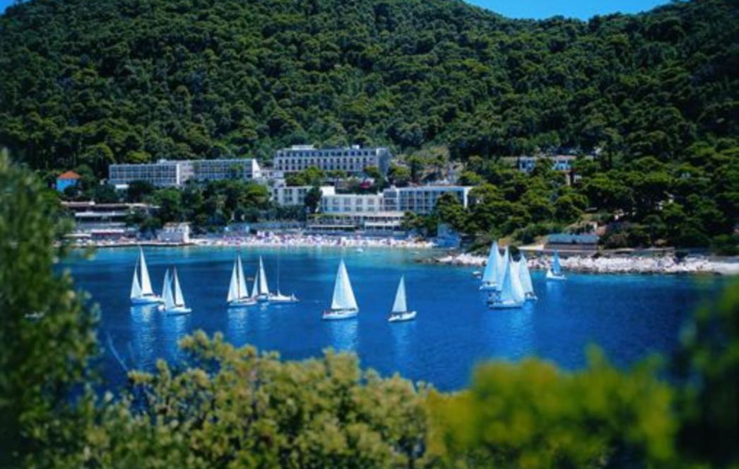 DOZNAJEMO:  Privatizacija  Hotela Maestral definitivno zaustavljena!