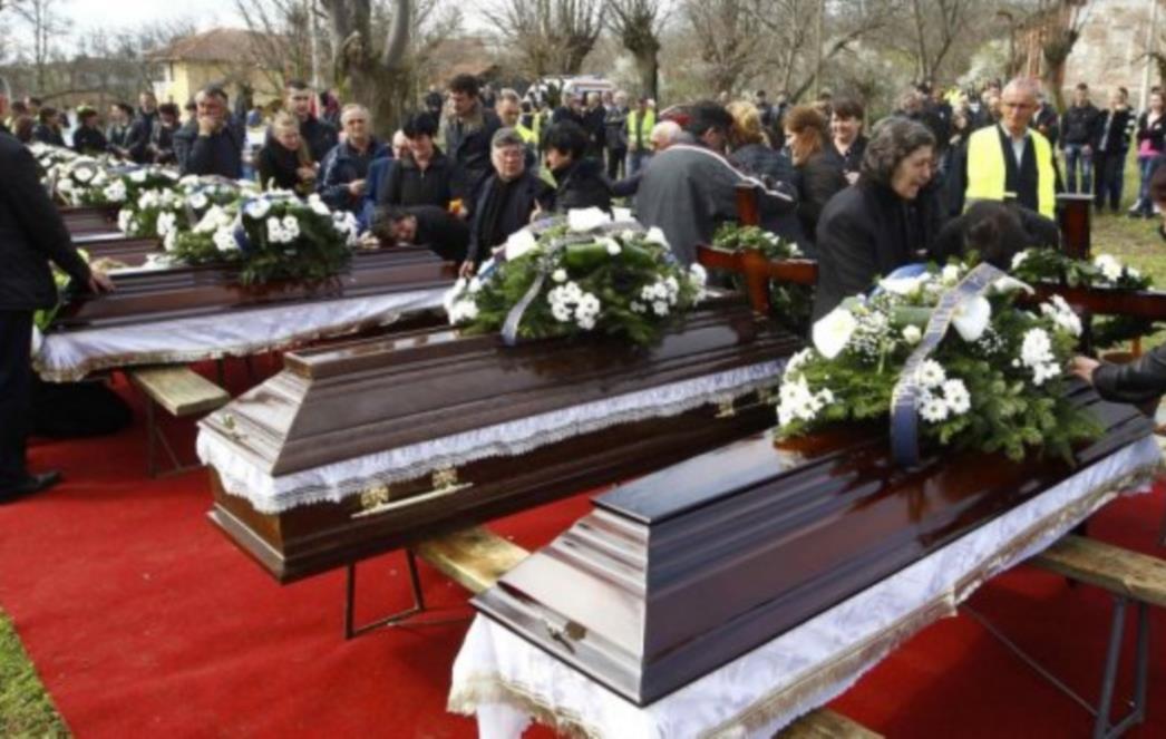 SRBIJA: Sahranjene žrtve monstruma Ljubiše Bogdanovića (FOTO/VIDEO)