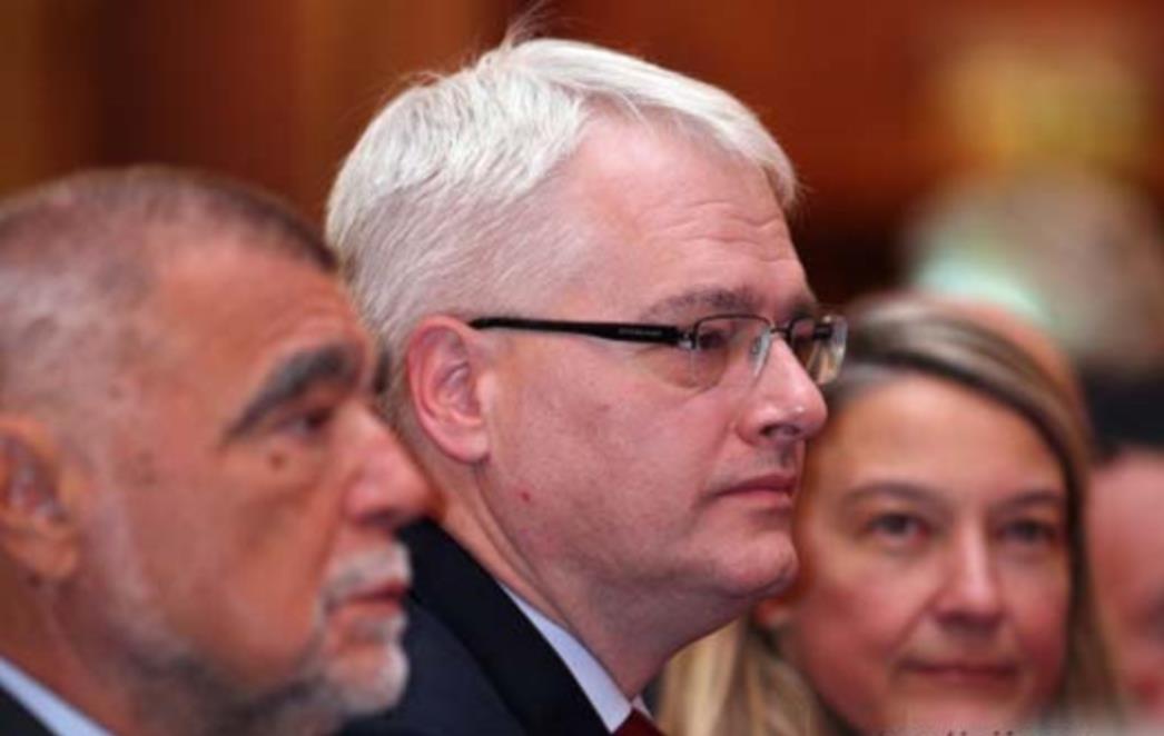 Hrvatska zbog nesposobne bande pred prinudnom upravom, a 'kuhana noga' još nije sazvao izvanrednu presicu?