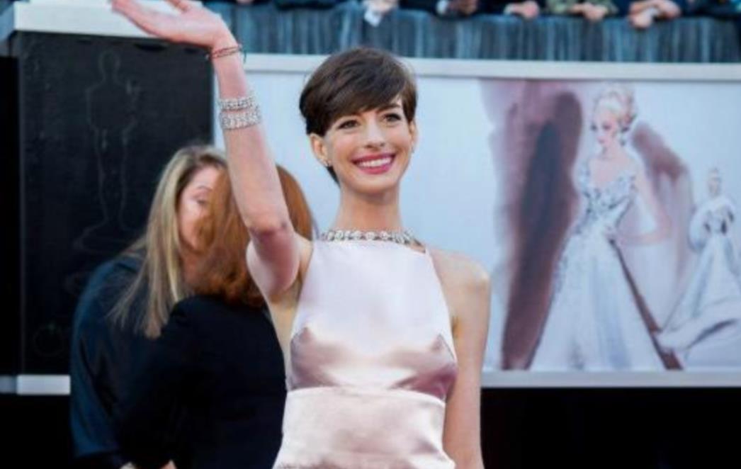 HIT NA DRUŠTVENIM MREŽAMA: Anne Hathaway i bradavice