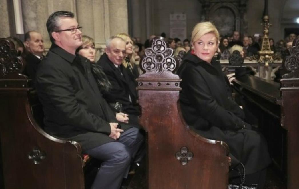 'Večernjem listu' smetaju vjernici na čelu države!