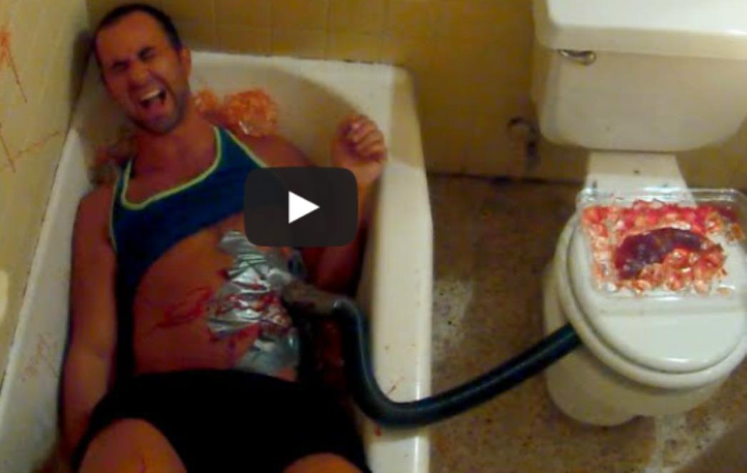  NAJKRVAVIJA SKRIVENA KAMERA IKADA: Kad se probudiš u lokvi krvi i kad ti vade organe! (VIDEO)