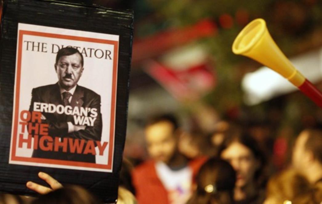 Tko su novi Mladoturci koji su ustali protiv islamista Erdogana?