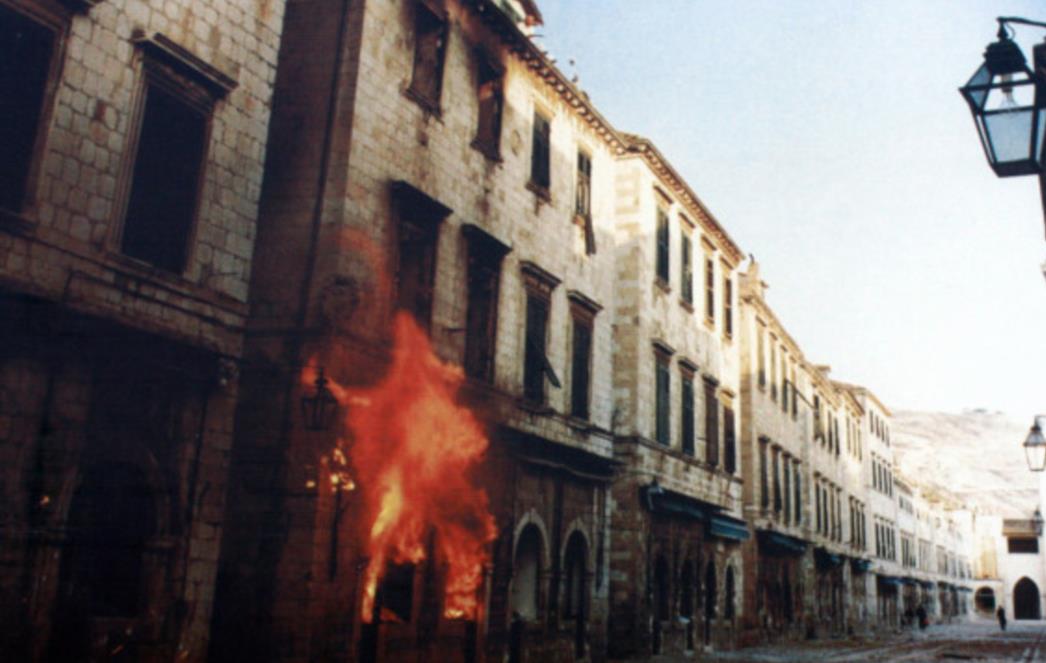 OSMOMINUTNI VIDEO POKAZUJE RAZARANJE DUBROVNIKA: Barbarski napadi upropastili su mnoge živote i djetinjstva! 