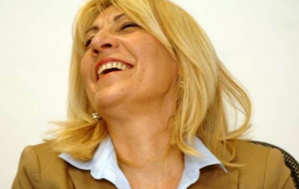 VIC DANA: Muž na povratku iz kafića