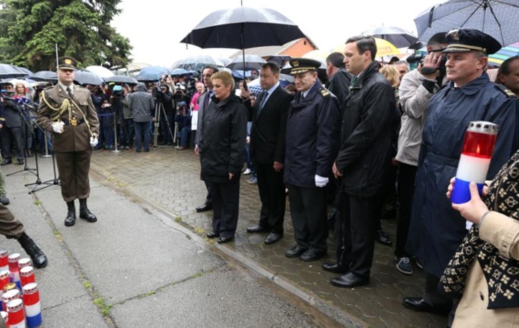 A GDE SU KOMŠIJE: Lokalno stanovništvo bojkotira komemoraciju hrvatskim braniteljima u Borovu Selu