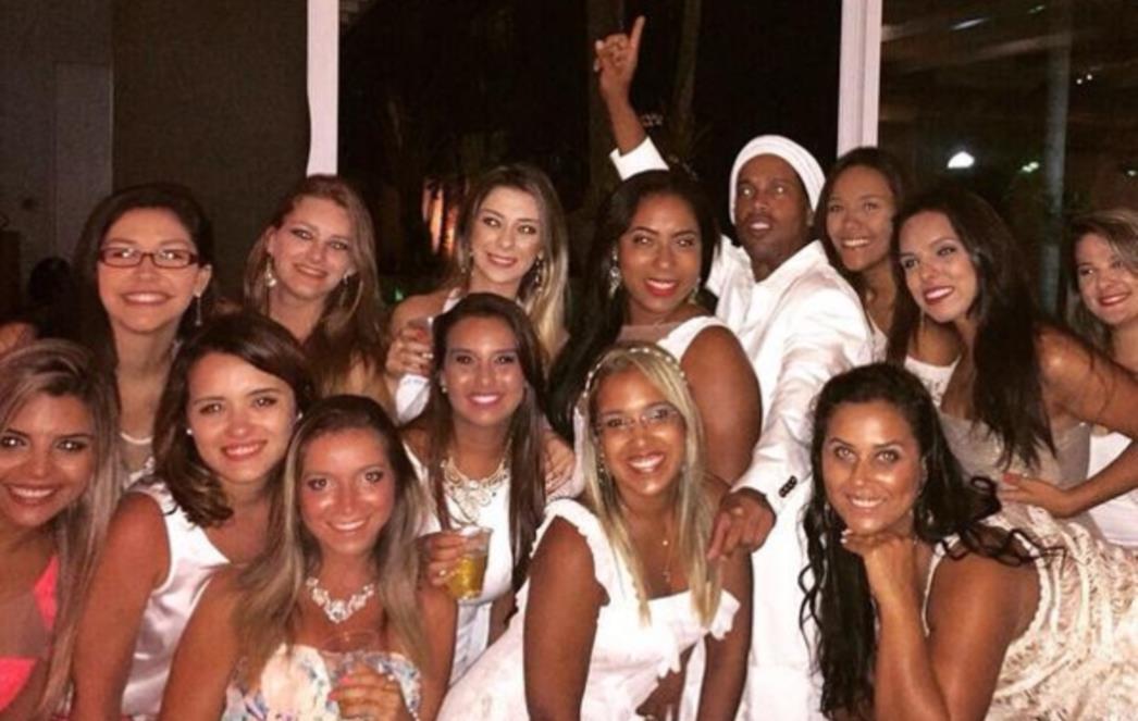 NJEMU JE NAJBOLJE: Pogledajte kako Ronaldinho dočekao 2015. godinu