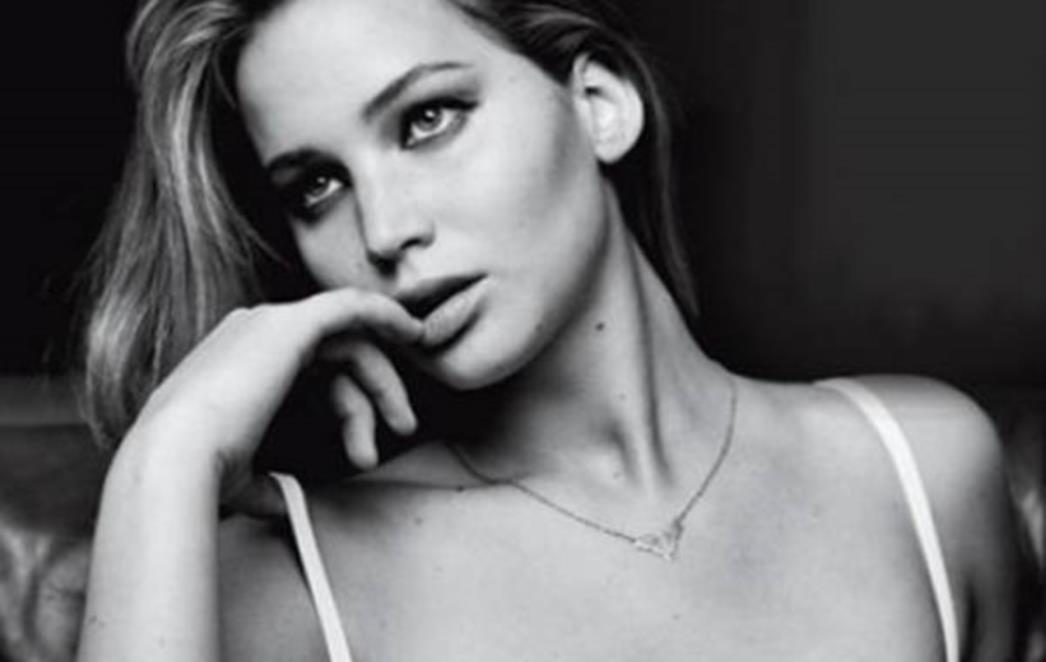 Procurile gole fotografije Jennifer Lawrence!