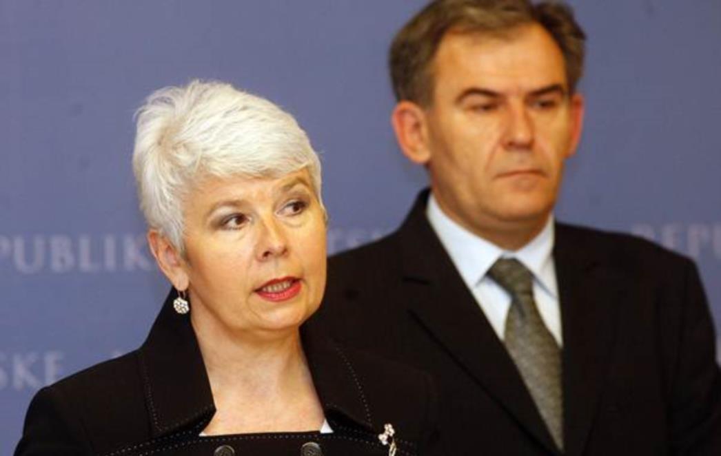 Mi razgovaramo o poslu, a ne o datumu izbora