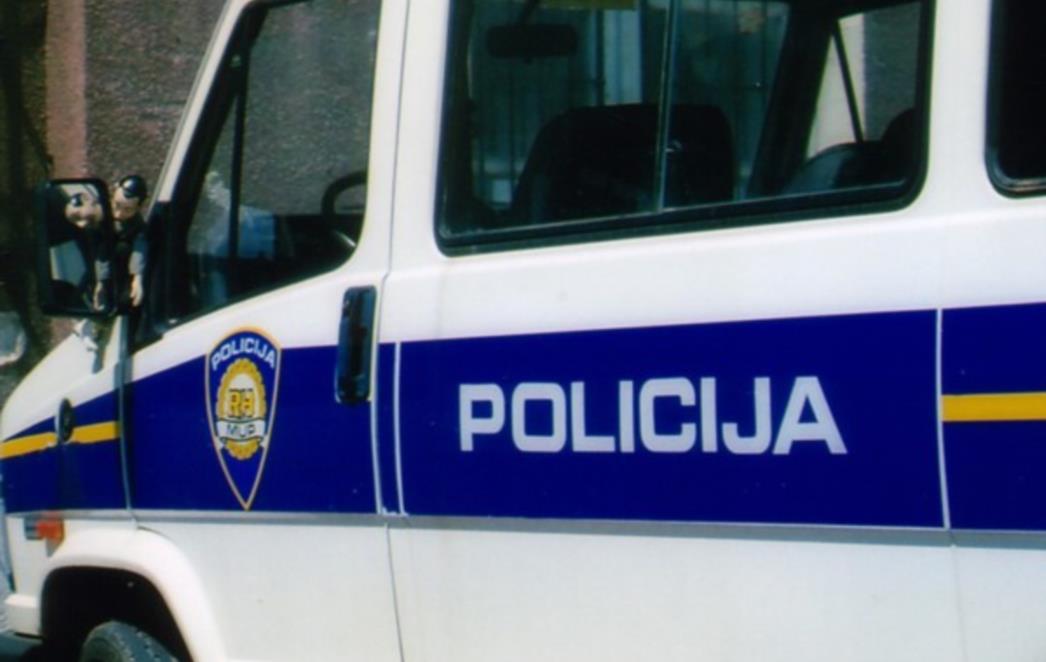 OSMERO ALBANACA UHIĆENO NA GRUDI: Jedni prelazili granicu bez putovnica, drugi ih krivotvorili