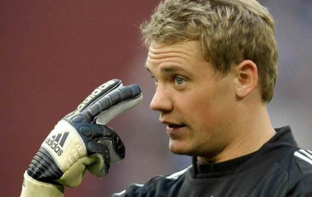 Schalkeov vratar Neuer na proslavi Kupa zaradio pljusku