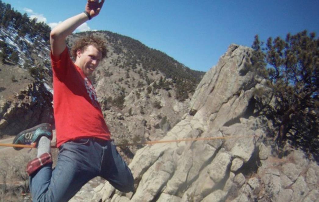   Riskira život i uživa!