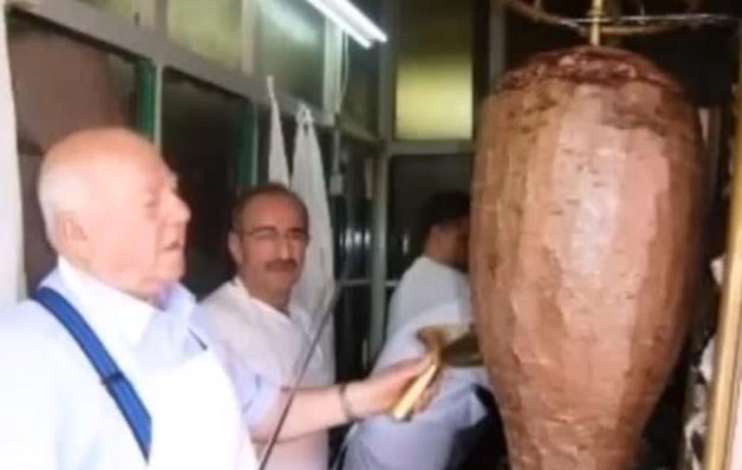  U 80. godini umro tvorac kebaba Kadir Nurman