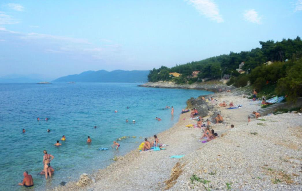 Plaža Prigradica u općini Blato i dalje onečišćena i nije za kupanje