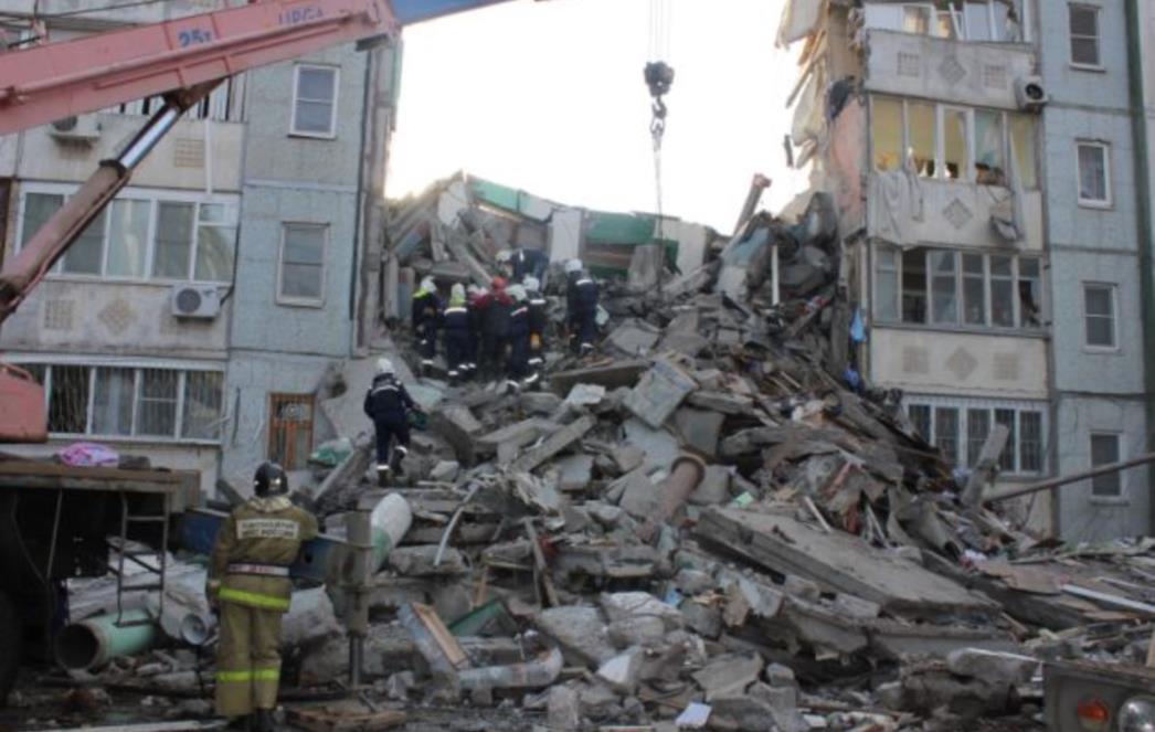 Trenutak u kojem se urušila deveterokatnica nakon eksplozije plina