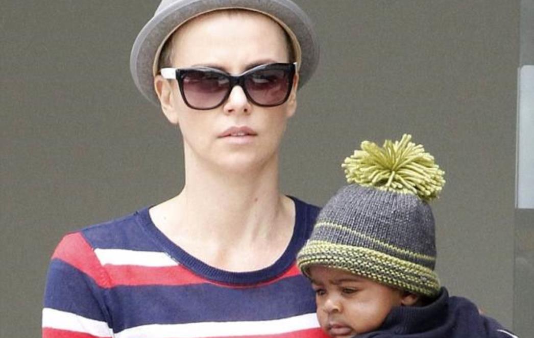 Charlize Theron obrijala glavu