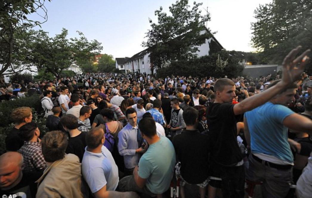 Tinejdžerica zabunom pozvala 1600 ljudi na rođendan