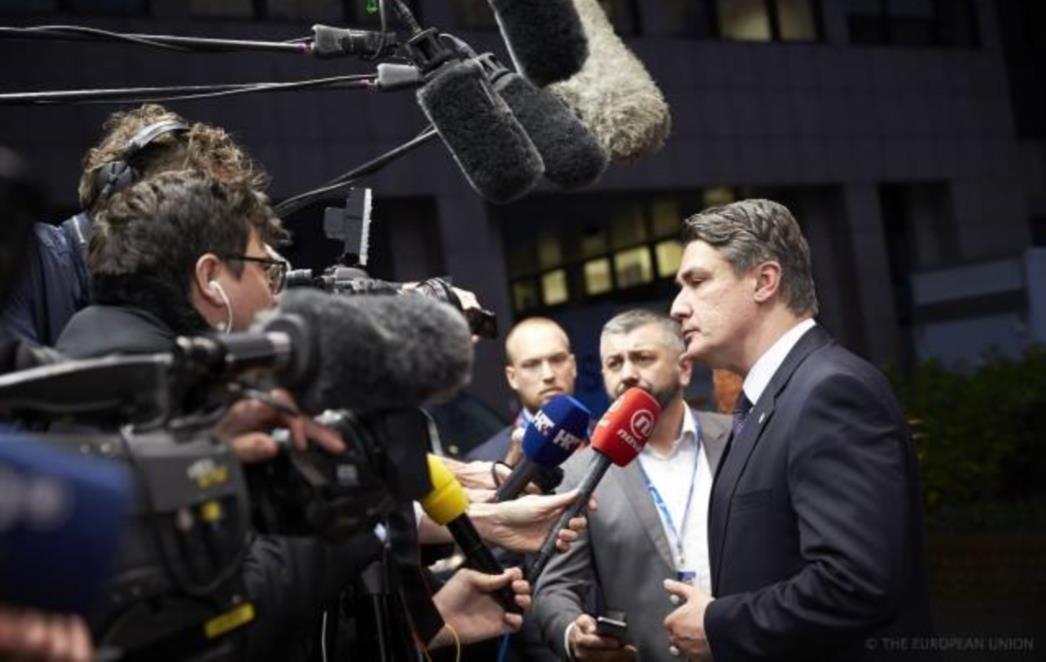 Najljepši božićni dar i dobre želje za 2016. godinu: Postizborno  partijsko koprcanje
