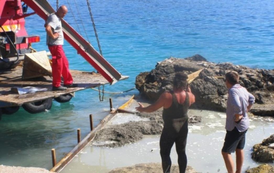 U neposrednoj blizini dubrovačke plaže Banje betoniraju - more!