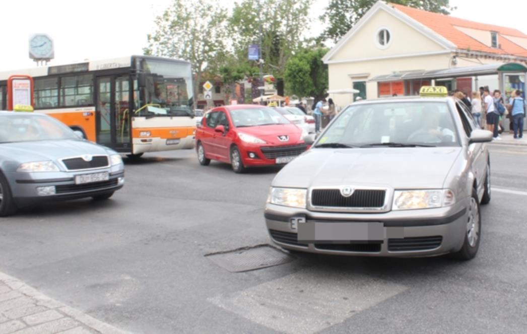 Vijeće za prevenciju kriminaliteta: Taksisti su opasnost u prometu!
