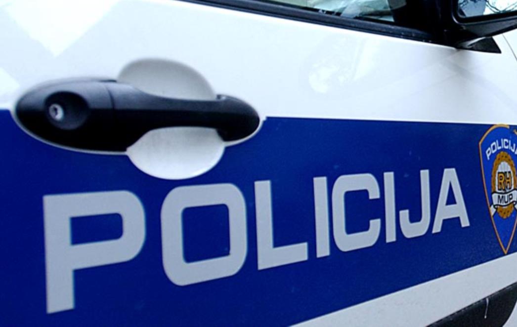Konavle: Vozeći u rikverc udario 30-godišnjakinju