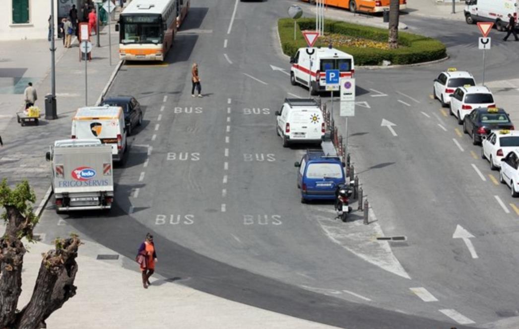 ZADAO MU TEŠKE OZLJEDE Incident na Pilama: Uberovac udario pijanog muškarca