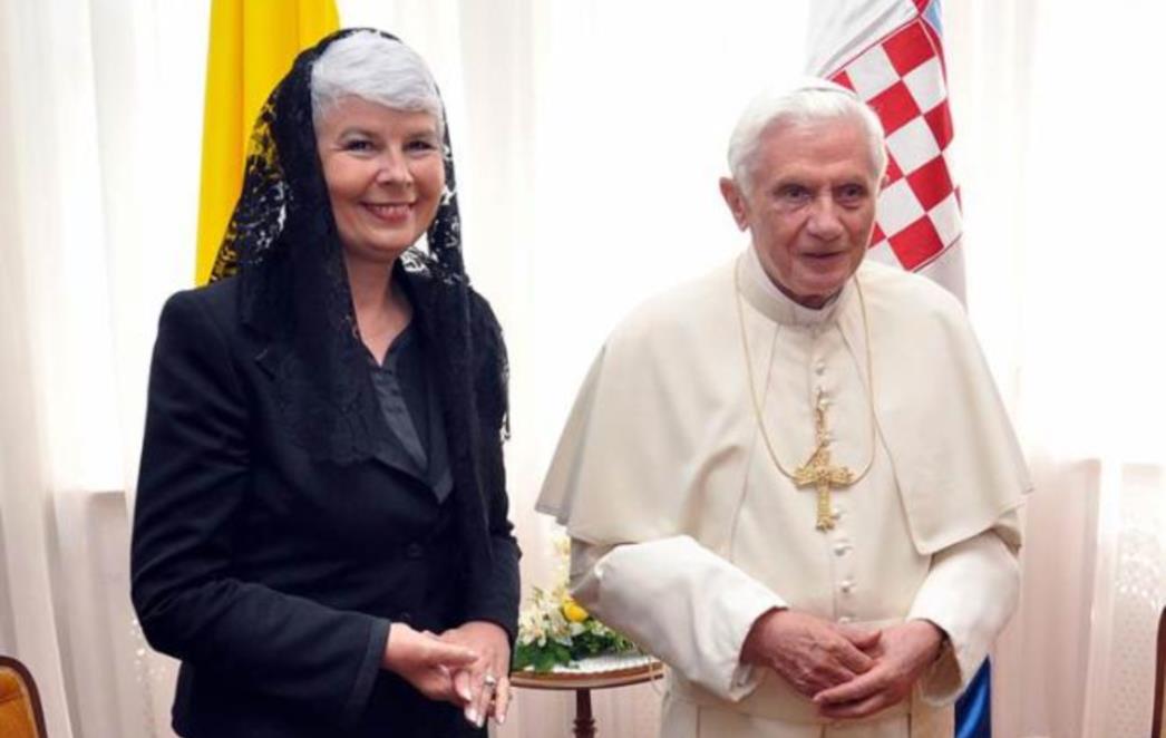 Razočarani papa se 'iskreno čudi' odluci ministra Bošnjakovića