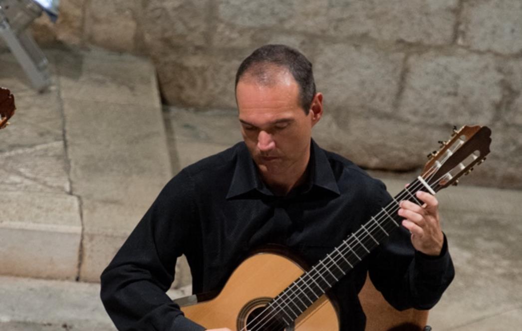 DUBROVNIK  U  POZNO  LJETO  Dubrovački  gitarist  održat  će  recital  u  atriju  Kneževa   dvora  (FOTO)