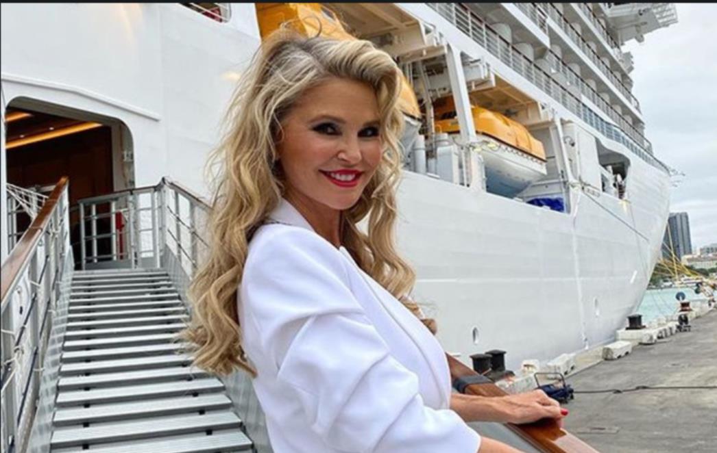 IMA ČAK 66 GODINA, A I DALJE ODUZIMA DAH! Zvali su je najseksi ženom svijeta (FOTO)