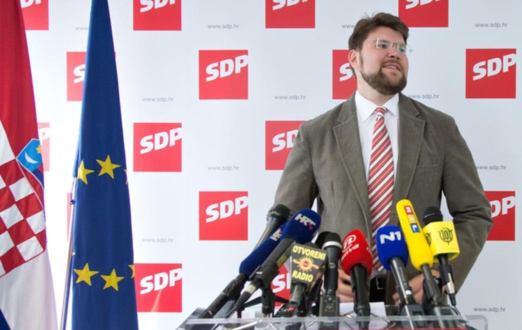 Ako smo dobro shvatili 'pijana budala' zamjera Kolindi Grabar-Kitarović nešto u vezi poreza? 