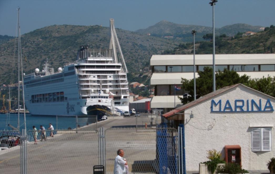 MALI DIONIČARI LUKE DUBROVNIK 'Zašto nas u različitim političkim postavama zavlačite već sedam godina'?