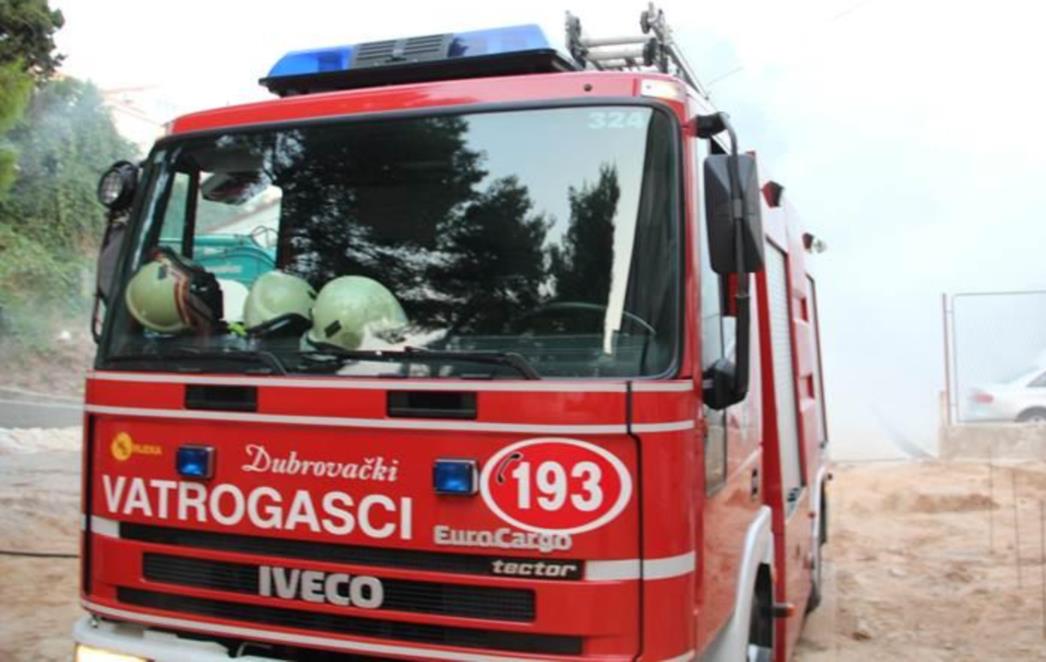 POŽAR U DUBROVNIKU: Gorjelo iznad Nuncijate 