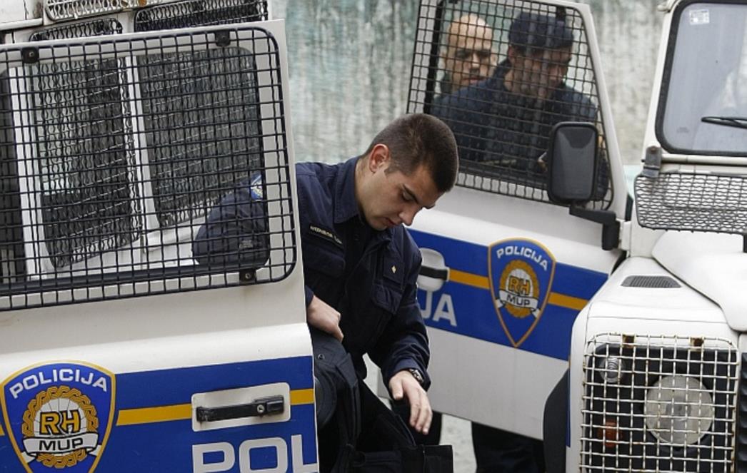 CRIKVENICA POD POLICIJSKOM OPSADOM Ubojica hladnokrvno smaknuo mladića, teško ranio djevojku