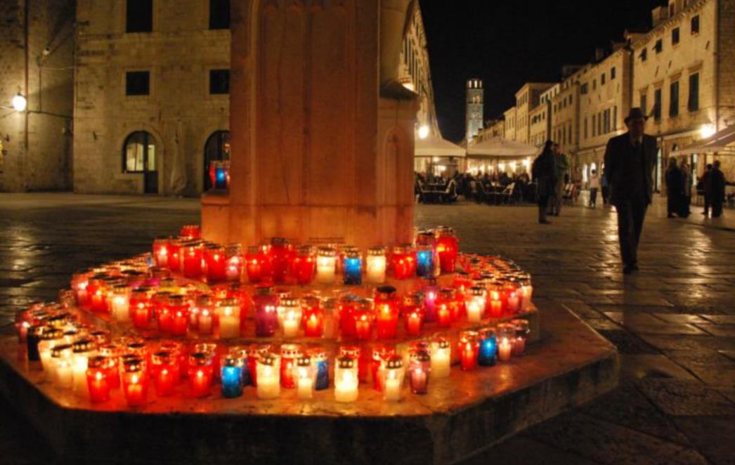 I U MOM GRADU VUKOVAR SVIJETLI: U nedjelju se gasi gradska rasvjeta pola sata na Stradunu i u Vukovarskoj ulici