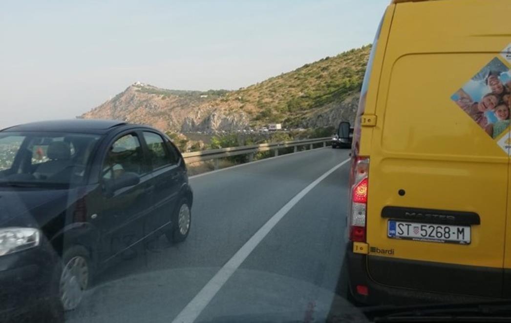 JEDNA OSOBA OZLIJEĐENA Prometna nesreća kod skretanja za Bosanku